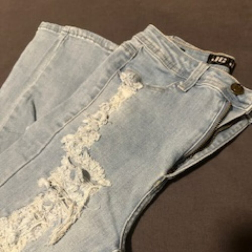 DISTRESSED LIGHT COLOR JEANS